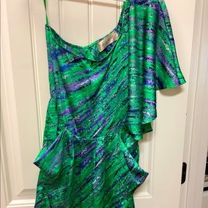 One shoulder mini dress with 2 pockets.